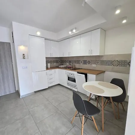 W Artel Tarsis Apartament *